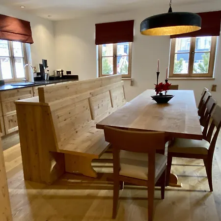 Marmotta Neve - Luxus Ski-in Ski-out Appartement *